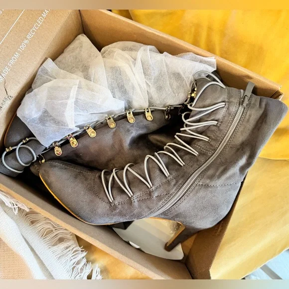 Journee Thigh High Boots - Picture 7 of 7